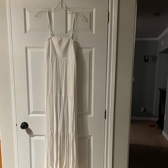 Mystyle Dresses & Skirts - NWT- Elegant White Maxi Dress